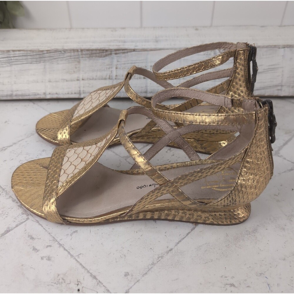 House of Harlow Gold Casmine Gladiator Wedge Sandal Snake Charms Size 6 | 36.5 - Picture 3 of 14